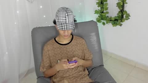 Snapshot of sam__cute chatting on January 26, 6:48 pm sam__cute online show from January 26, 6:48 pm