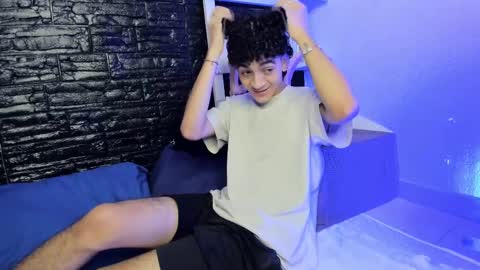 Snapshot of sam__cute chatting on February 20, 2:40 am sam__cute online show from February 20, 2:40 am