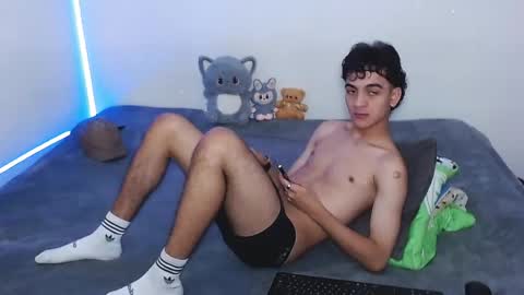 sam__cute online show from January 6, 3:43 am