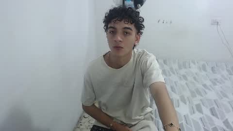 Snapshot of sam__cute chatting on June 19, 3:00 am sam__cute online show from June 19, 3:00 am