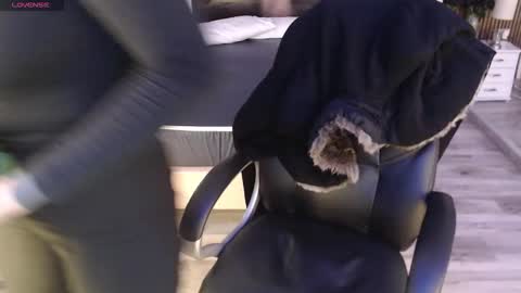 SAM MANSON online show from January 16, 12:20 pm