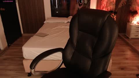 SAM MANSON online show from May 11, 2:45 pm