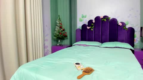 Snapshot of sam_naughty18 chatting on December 17, 10:34 am sam_naughty18 online show from December 17, 10:34 am