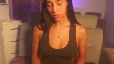 Snapshot of sam_robert17 chatting on January 14, 7:19 pm Samantha Roberts online show from January 14, 7:19 pm