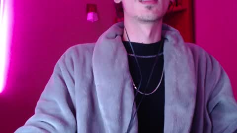 Snapshot of sam_skywalker chatting on October 8, 7:44 pm sam_skywalker online show from October 8, 7:44 pm