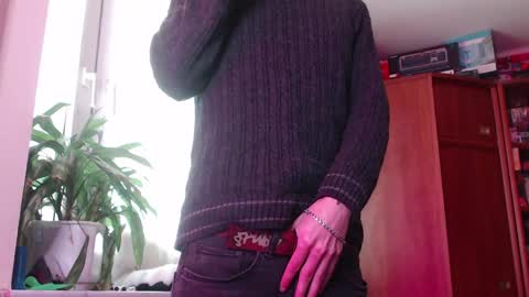 Snapshot of sam_skywalker chatting on April 9, 10:31 am sam_skywalker online show from April 9, 10:31 am