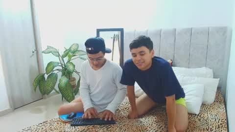 sam_tnt9 online show from March 30, 5:47 pm