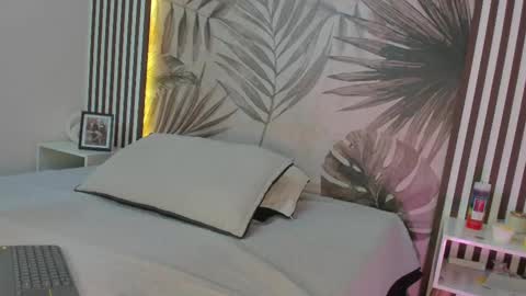 Snapshot of samaantha_white_ chatting on September 21, 11:45 am Samaantha online show from September 21, 11:45 am