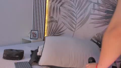 Snapshot of samaantha_white_ chatting on September 24, 11:57 am Samaantha online show from September 24, 11:57 am