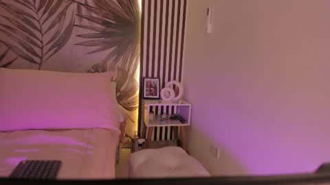 Snapshot of samaantha_white_ chatting on July 2, 11:27 am Samaantha online show from July 2, 11:27 am