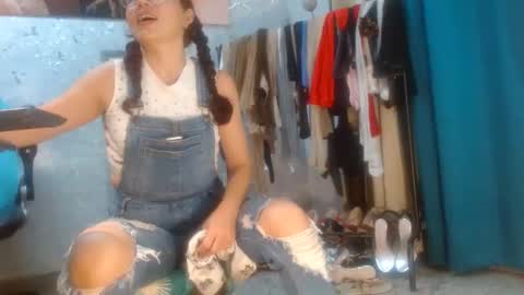 Snapshot of samanta_brownn_ chatting on June 4, 11:16 am samanta online show from June 4, 11:16 am