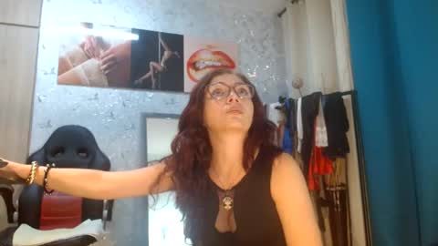 Snapshot of samanta_brownn_ chatting on June 15, 11:23 am samanta online show from June 15, 11:23 am