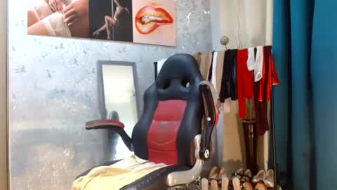 Snapshot of samanta_brownn_ chatting on July 6, 10:56 am samanta online show from July 6, 10:56 am