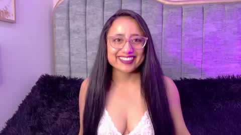 Snapshot of samanta_fischer chatting on October 18, 11:44 am Sammy online show from October 18, 11:44 am