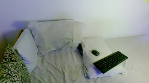 Snapshot of samanta_r_ chatting on June 17, 6:09 pm Samanta online show from June 17, 6:09 pm
