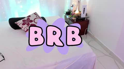 Snapshot of samanta_roberts1 chatting on December 19, 2:57 pm Samanta online show from December 19, 2:57 pm