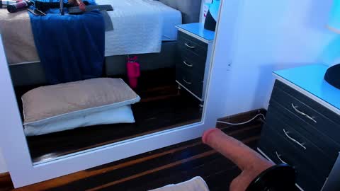 Snapshot of samantha__vega chatting on March 7, 8:33 pm Samantha Vega online show from March 7, 8:33 pm