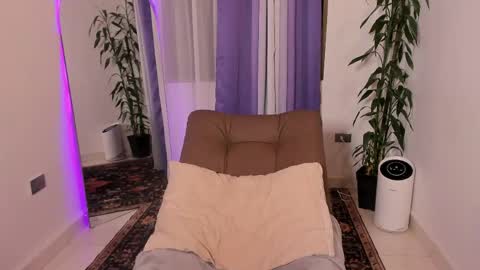 Samantha Ferrec online show from May 17, 11:23 pm