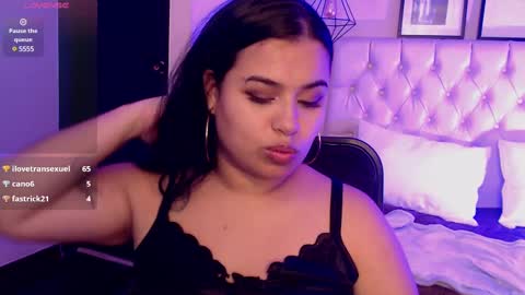 Snapshot of samantha_smiithh chatting on March 2, 2:08 am samantha_smiithh online show from March 2, 2:08 am