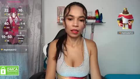 Snapshot of samanthaa_queen chatting on April 7, 11:43 am sam online show from April 7, 11:43 am