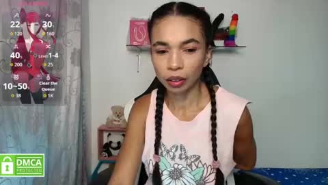 Snapshot of samanthaa_queen chatting on June 19, 11:47 am sam online show from June 19, 11:47 am