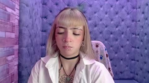 Snapshot of samanthaa_smitth chatting on October 3, 4:20 am Samantha Smitth online show from October 3, 4:20 am