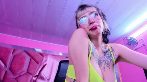 Snapshot of samanthaa_smitth chatting on March 7, 5:04 am Samantha Smitth online show from March 7, 5:04 am