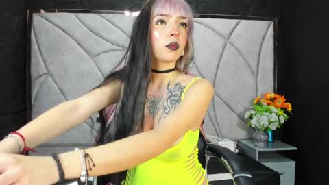 Snapshot of samanthaa_smitth chatting on April 9, 4:01 am Samantha Smitth online show from April 9, 4:01 am