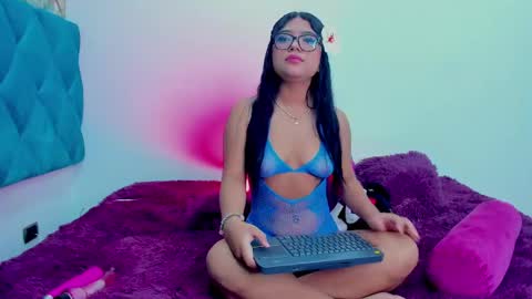 Snapshot of samanthaarosse chatting on March 22, 3:43 am Samantha online show from March 22, 3:43 am
