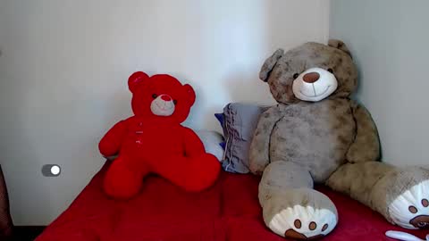 Snapshot of samanthaasmitt chatting on March 10, 9:07 pm Samanthaa Smitt online show from March 10, 9:07 pm