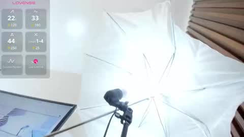 Snapshot of samanthabenet chatting on September 9, 7:35 pm online show from September 9, 7:35 pm