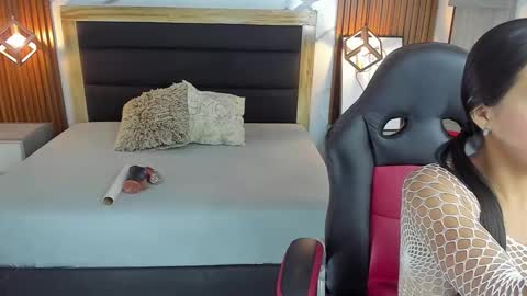    online show from November 19, 11:54 am