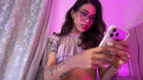 Snapshot of samanthabernardo_ chatting on March 13, 3:46 am Samantha Bernardo online show from March 13, 3:46 am