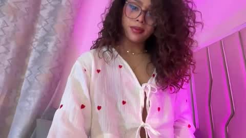 Snapshot of samanthabernardo_ chatting on March 19, 4:16 am Samantha Bernardo online show from March 19, 4:16 am