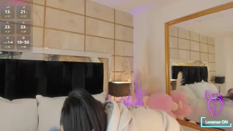 Snapshot of samanthaclay chatting on October 18, 2:47 am online show from October 18, 2:47 am