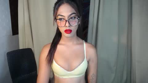 Snapshot of samanthag_17 chatting on February 9, 6:23 pm Samantha online show from February 9, 6:23 pm