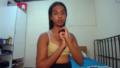 Snapshot of samanthag_17 chatting on May 15, 10:33 am Samantha online show from May 15, 10:33 am