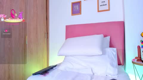 V A  N E S S A  online show from October 21, 8:31 pm