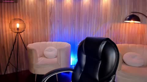 Snapshot of samanthaklein_ chatting on December 29, 11:29 pm Samantha Klein online show from December 29, 11:29 pm