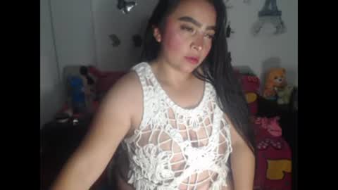 Snapshot of samanthakler17 chatting on May 8, 6:19 am samantha online show from May 8, 6:19 am