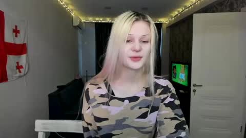 Snapshot of samanthamiasnik1 chatting on January 23, 10:11 am Samantha online show from January 23, 10:11 am
