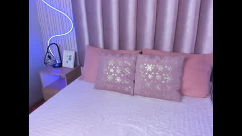 Alejandra  online show from November 5, 12:05 pm