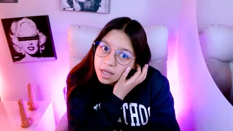 Snapshot of samantharoldan chatting on March 3, 2:45 pm Samantha online show from March 3, 2:45 pm