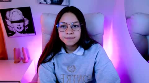 Snapshot of samantharoldan chatting on March 4, 3:29 pm Samantha online show from March 4, 3:29 pm