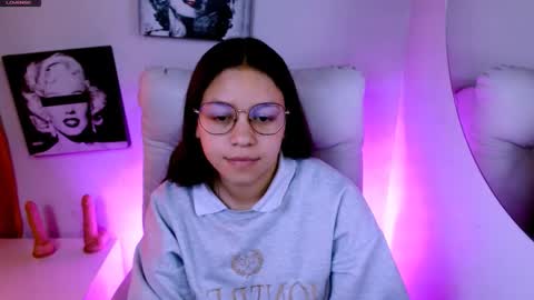 Snapshot of samantharoldan chatting on March 9, 3:05 pm Samantha online show from March 9, 3:05 pm