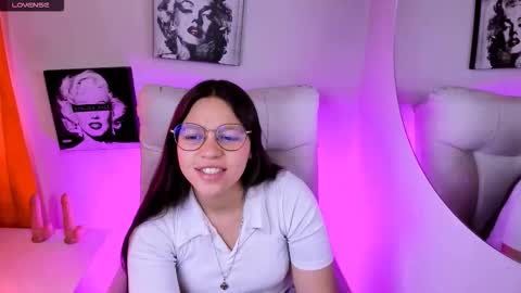 Snapshot of samantharoldan chatting on March 15, 7:31 pm Samantha online show from March 15, 7:31 pm