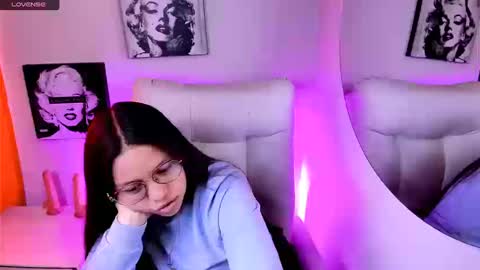 Snapshot of samantharoldan chatting on March 25, 3:29 pm Samantha online show from March 25, 3:29 pm