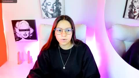 Snapshot of samantharoldan chatting on March 26, 3:06 pm Samantha online show from March 26, 3:06 pm