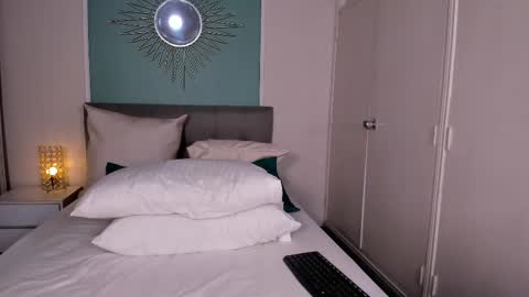 Snapshot of samanthatusher chatting on January 10, 10:36 pm Samantha online show from January 10, 10:36 pm