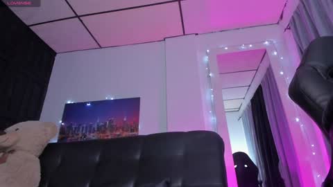 Sam online show from December 28, 1:50 am